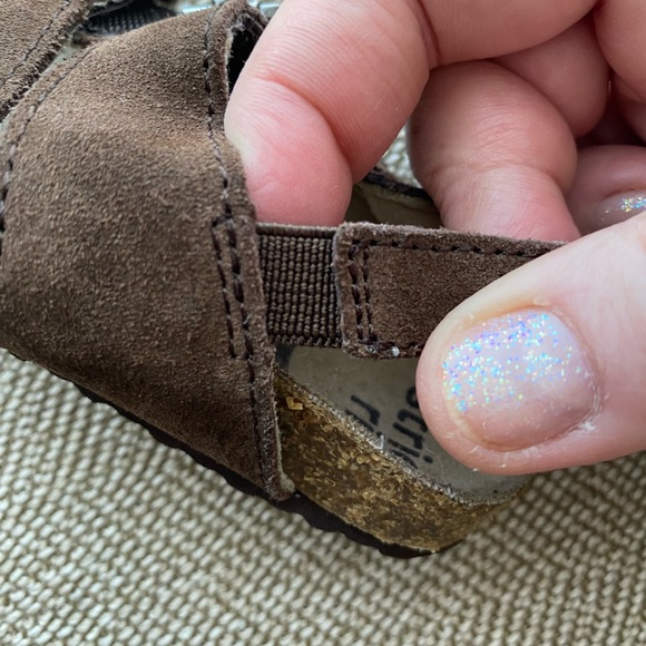 Stride Rite Suede Leo Sandals with Velcro Straps for Baby. Dark Brown. Size 4. - Picture 12 of 16